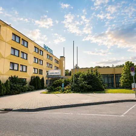 Lenas West Hotel
