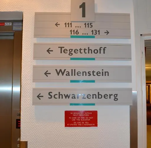 Hotel Lenas West