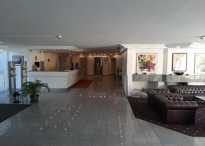 Lenas West Hotel 3*